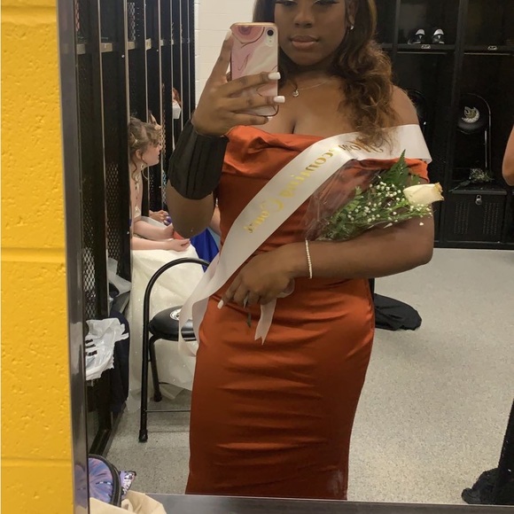 Large ( Heavy Chest Friendly) Also has a train - Picture 5 of 6